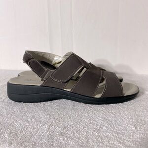 5/$25 Penmans Brown Three Strap W Ankle Strap Jersey Sandals 9